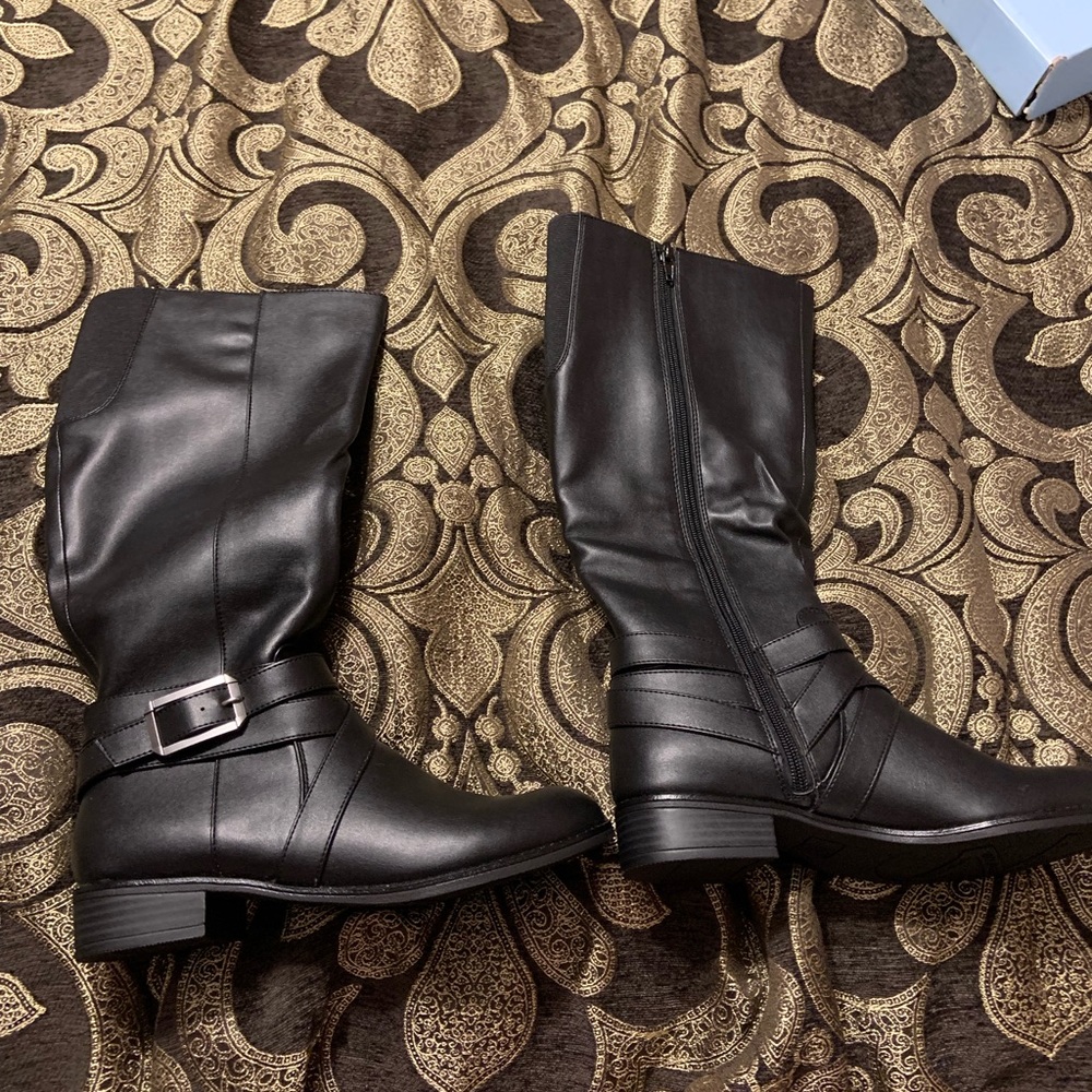 Life Stride Black Boots